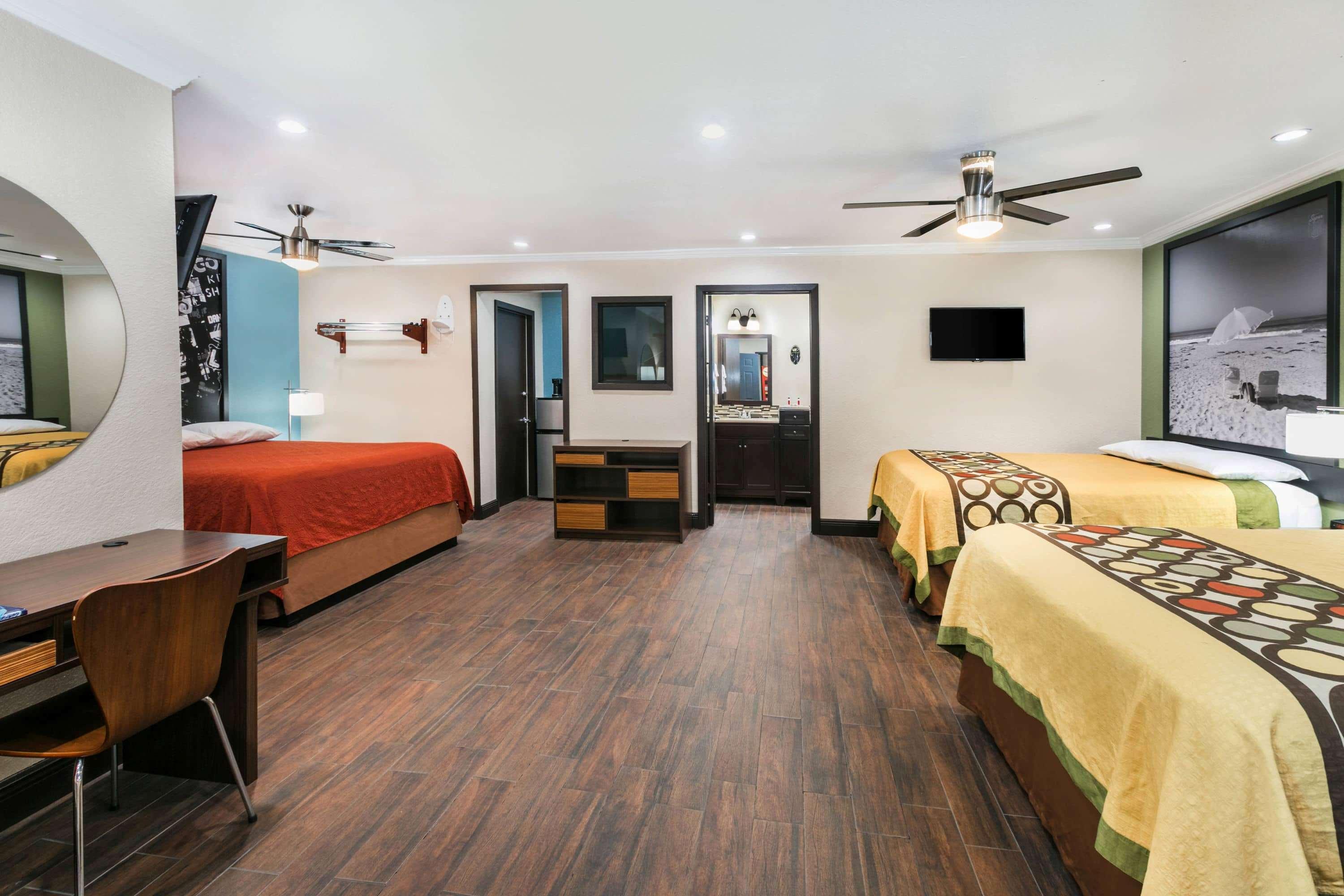 Super 8 By Wyndham Austin University/Downtown Area Εξωτερικό φωτογραφία