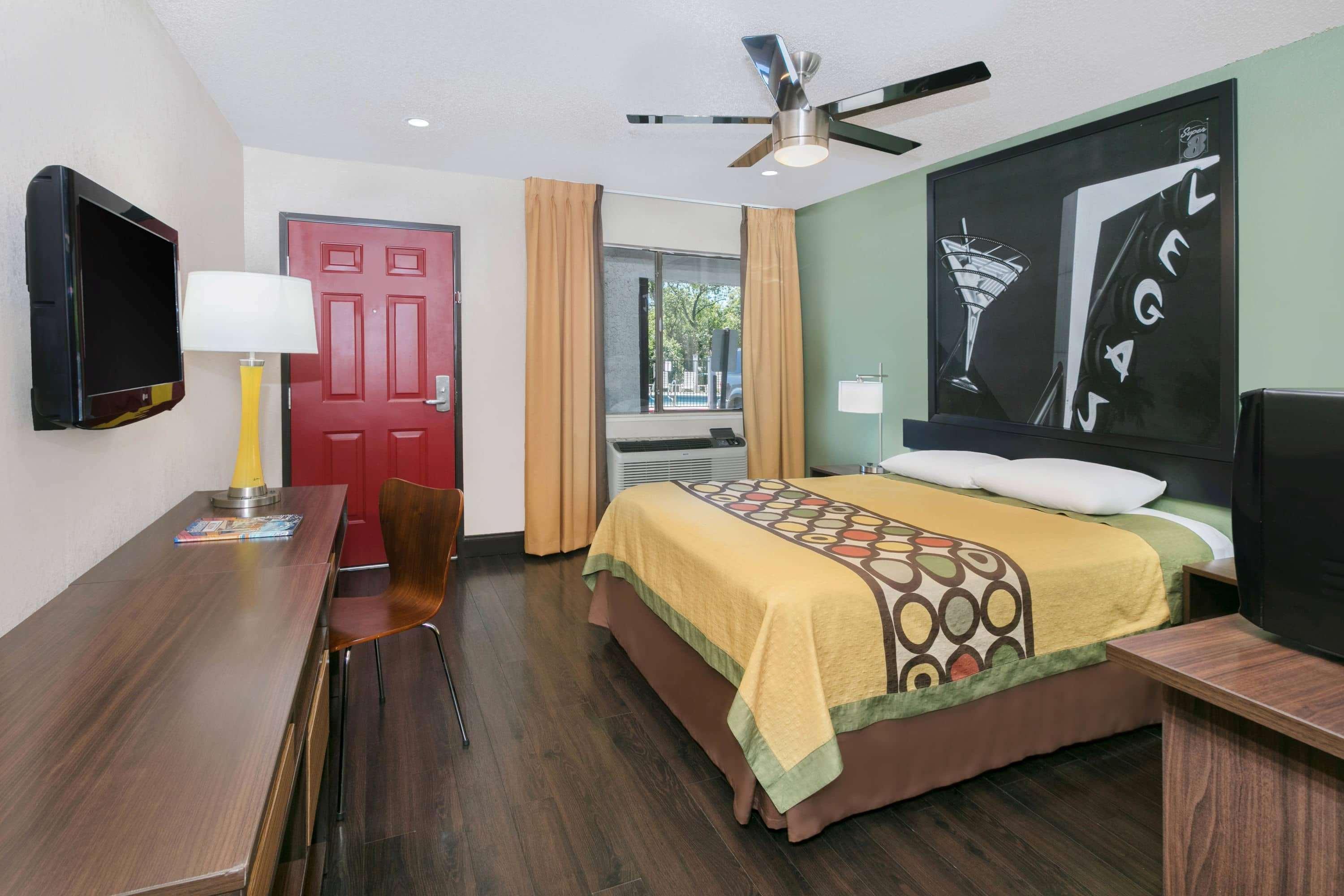 Super 8 By Wyndham Austin University/Downtown Area Εξωτερικό φωτογραφία