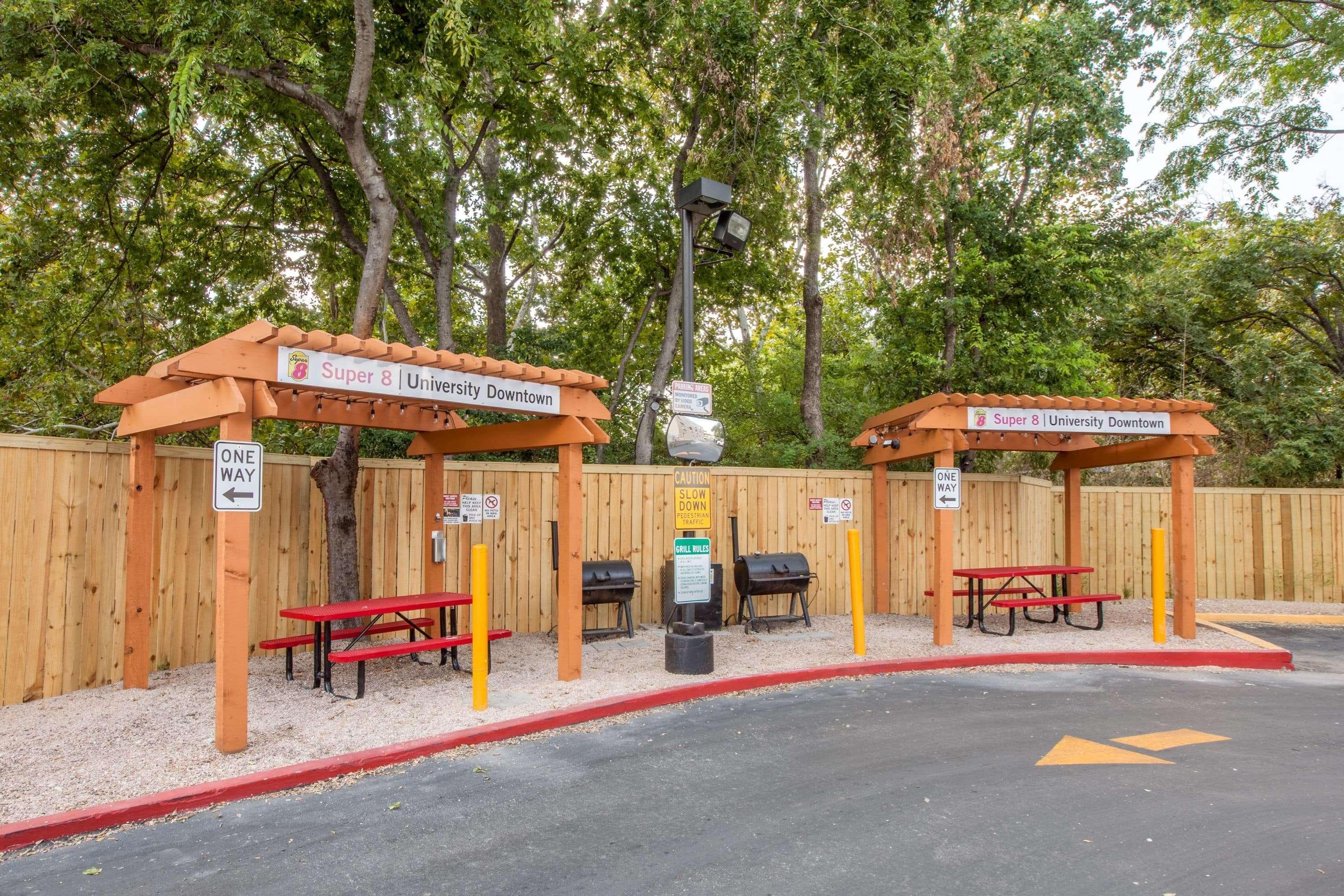 Super 8 By Wyndham Austin University/Downtown Area Εξωτερικό φωτογραφία
