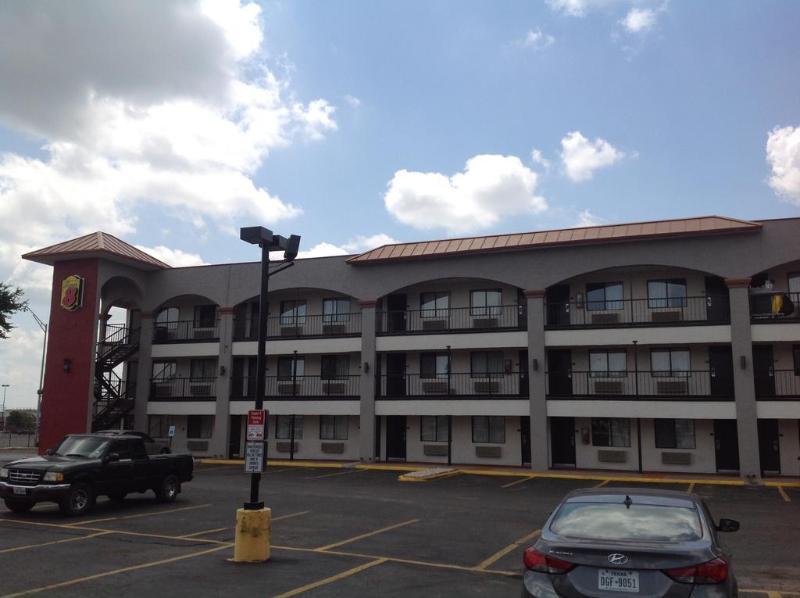 Super 8 By Wyndham Austin University/Downtown Area Εξωτερικό φωτογραφία