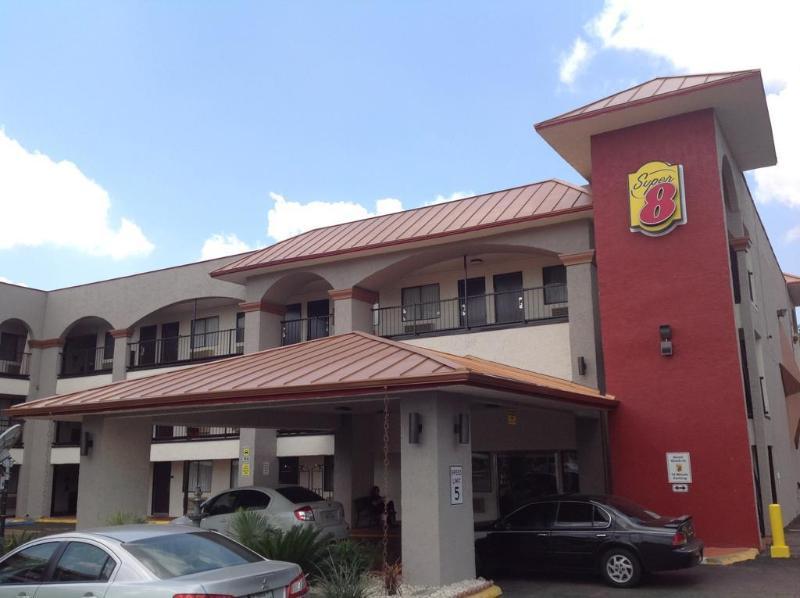 Super 8 By Wyndham Austin University/Downtown Area Εξωτερικό φωτογραφία